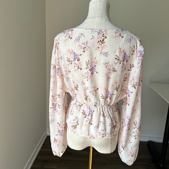 NWOT Large White Long Sleeve Plunge V-Neck Floral Peplum Puff Sleeve Blouse - Picture 8 of 16